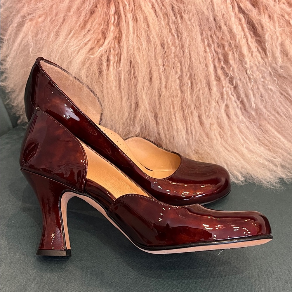 Brand NEW Brown Patent Leather Heels